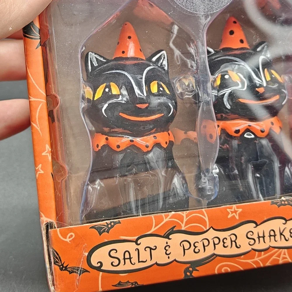 Johanna Parker Halloween Black Cat Smiling Salt & Pepper Shaker Set Ceramic NEW